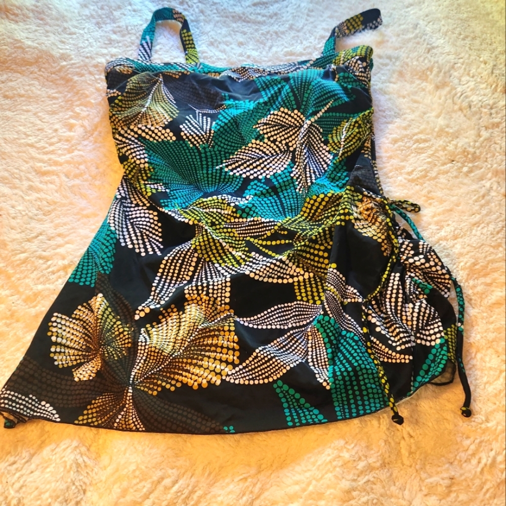 Size 18W Avenue swim Tankini